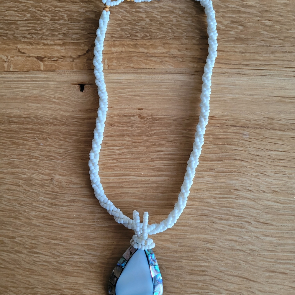 White Agate & Abalone Teardrop Pendant Necklace – Boho Beaded Style